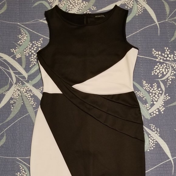 Piao Liang Fu Shi Sleeveless Dress - Black & White - Size: Medium - Picture 1 of 7